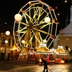 Curious imports UK Ferris wheel to Hungarian town square for Cadbury filming